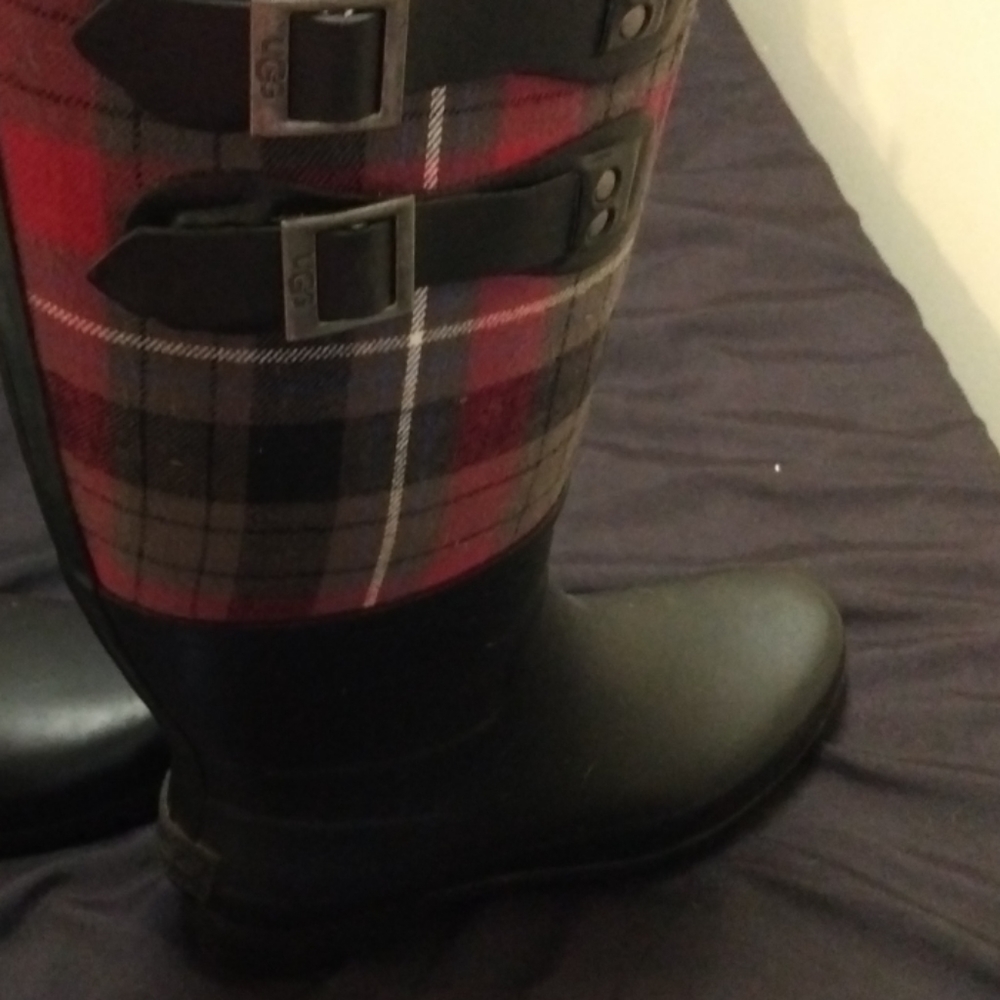 NWOT UGG Sabene Rain Boots